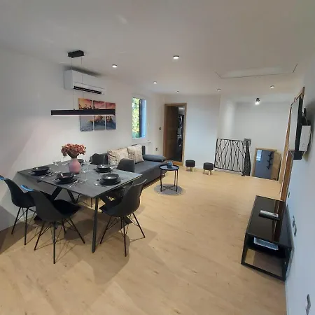 Apartma Sufit Belvedere * Копер